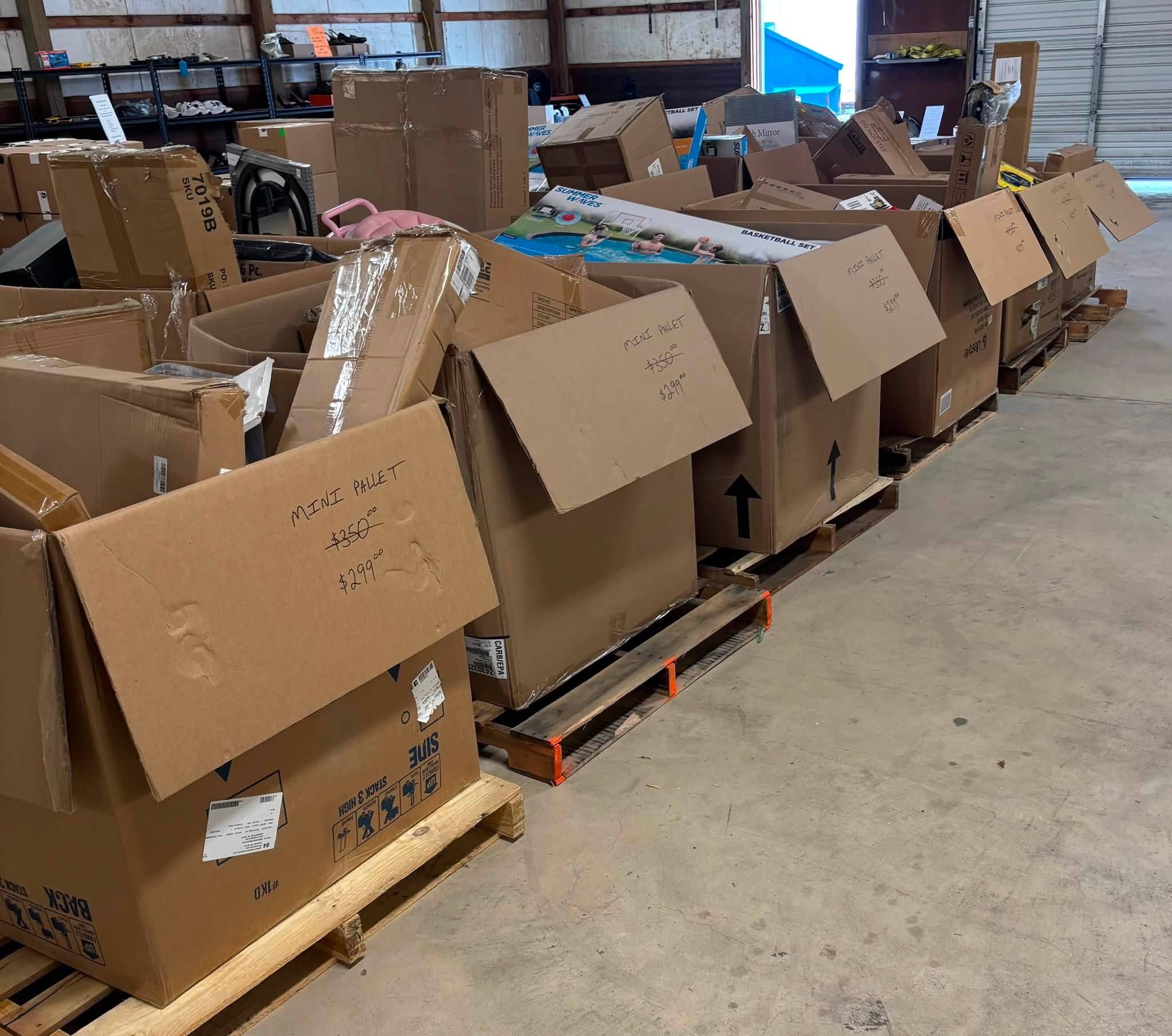 Liquidation City Facebook ad: NEW MYSTERY BOXES AND NEW PALLET PROGRAMS ARE…