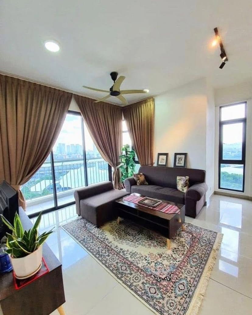 Shueann Chow Facebook ad: 4 Beds 3 Baths Apartment/condo