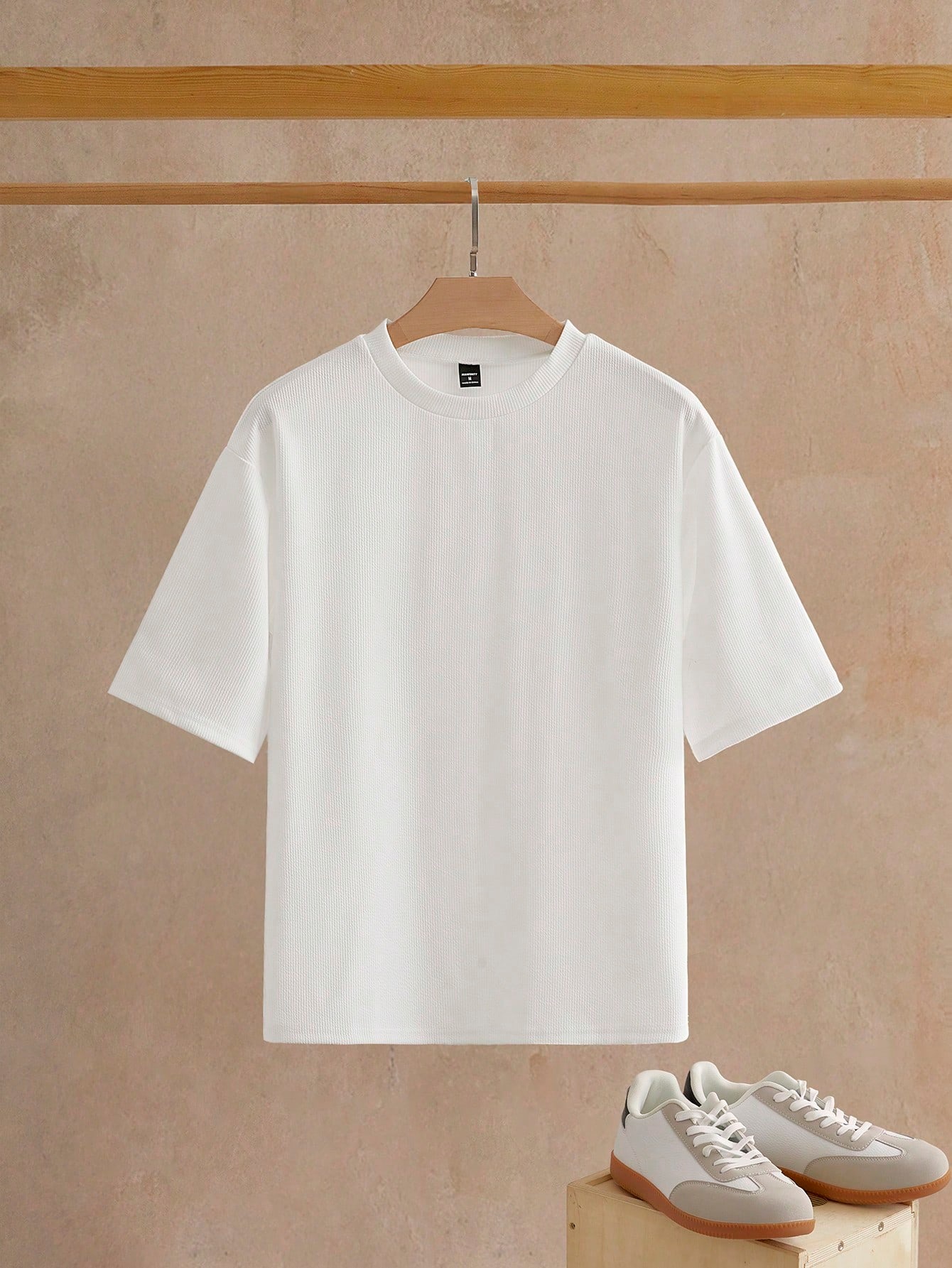 SHEIN MEN Facebook ad: Experimente a qualidade artesanal e os designs atemporais…