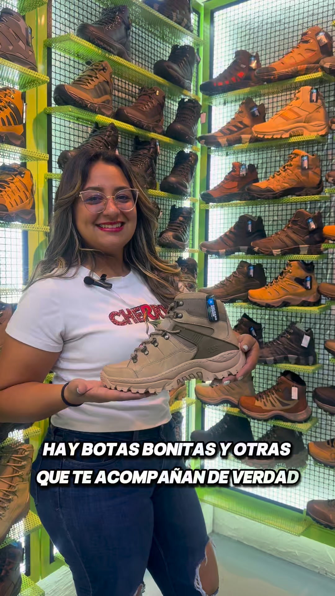 Calzado Audor Facebook ad: Botas para trabajo y diario