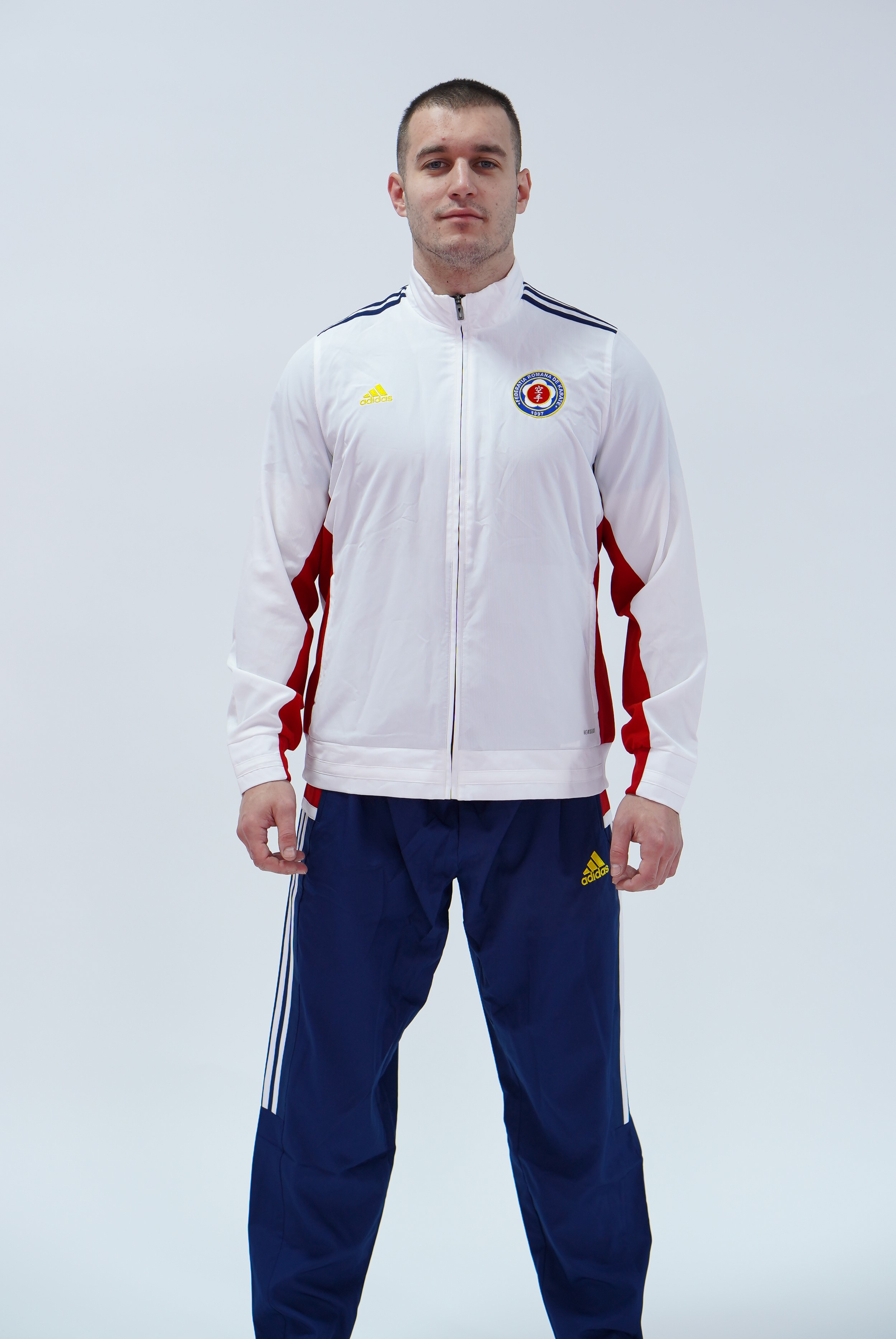 Masibo Sport - Distribuitor Adidas Arte Martiale si Box ad creative