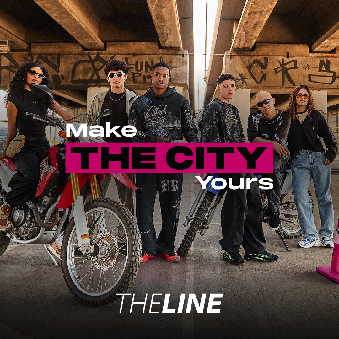 The Line Facebook ad: La ciudad cambia cuando la haces tuya.