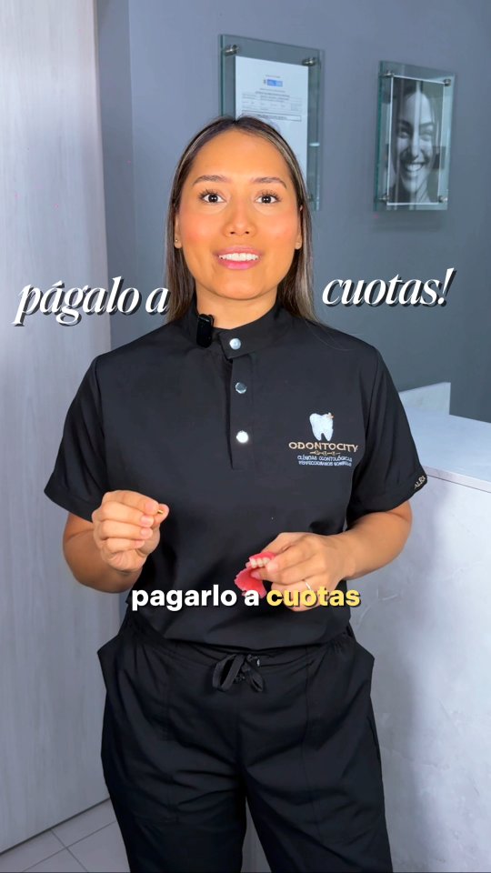 Odontocity Facebook ad: ¿Te faltan uno o varios dientes?