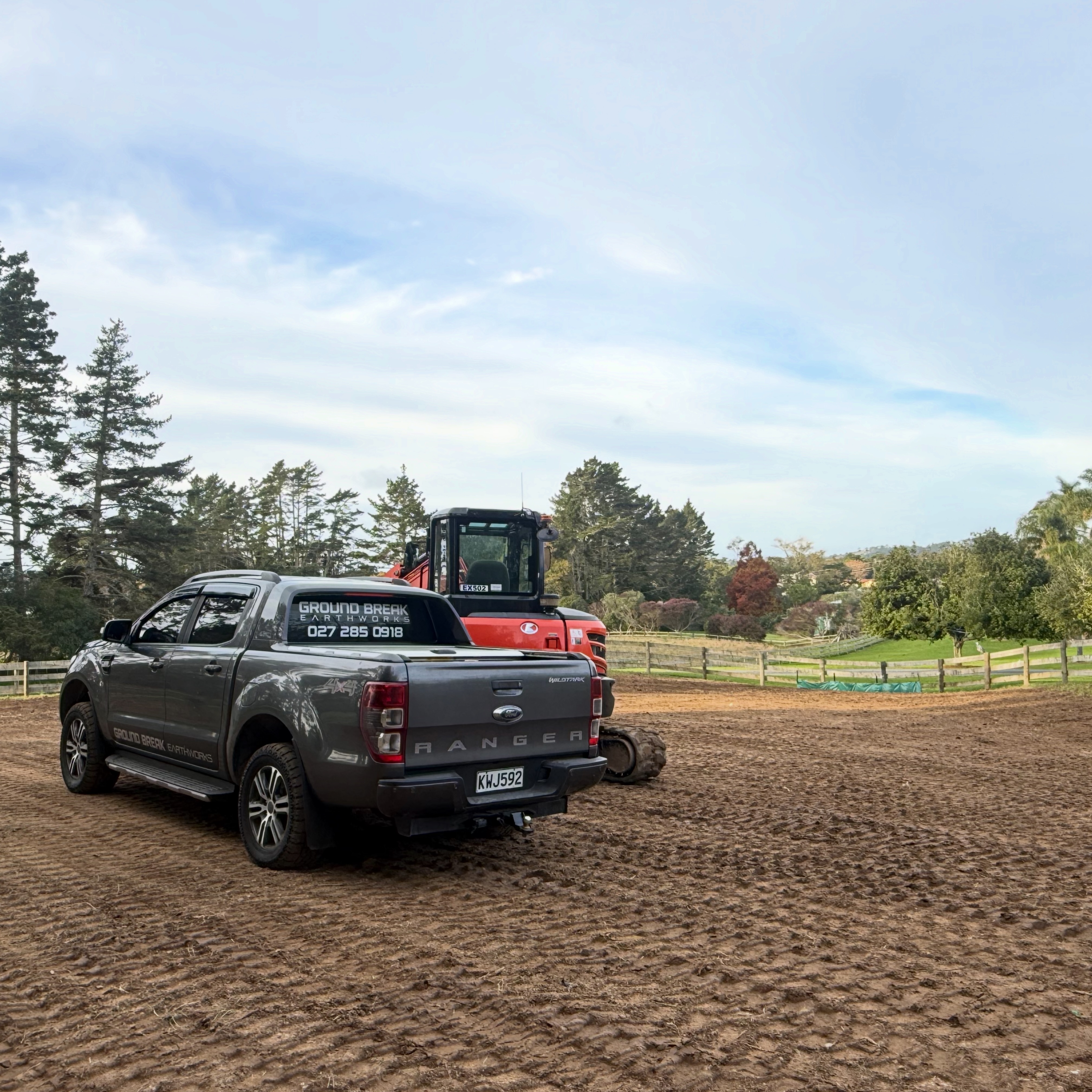 Groundbreak Earthworks Facebook ad: LEVEL YOUR LAND FOR FREE