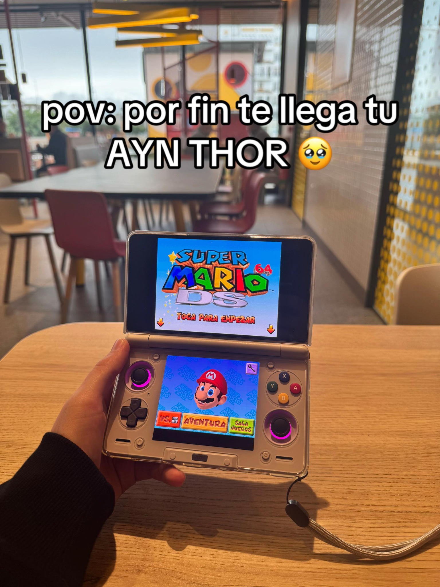 Elav Premium Facebook ad: La consola portátil que está haciendo volver a…