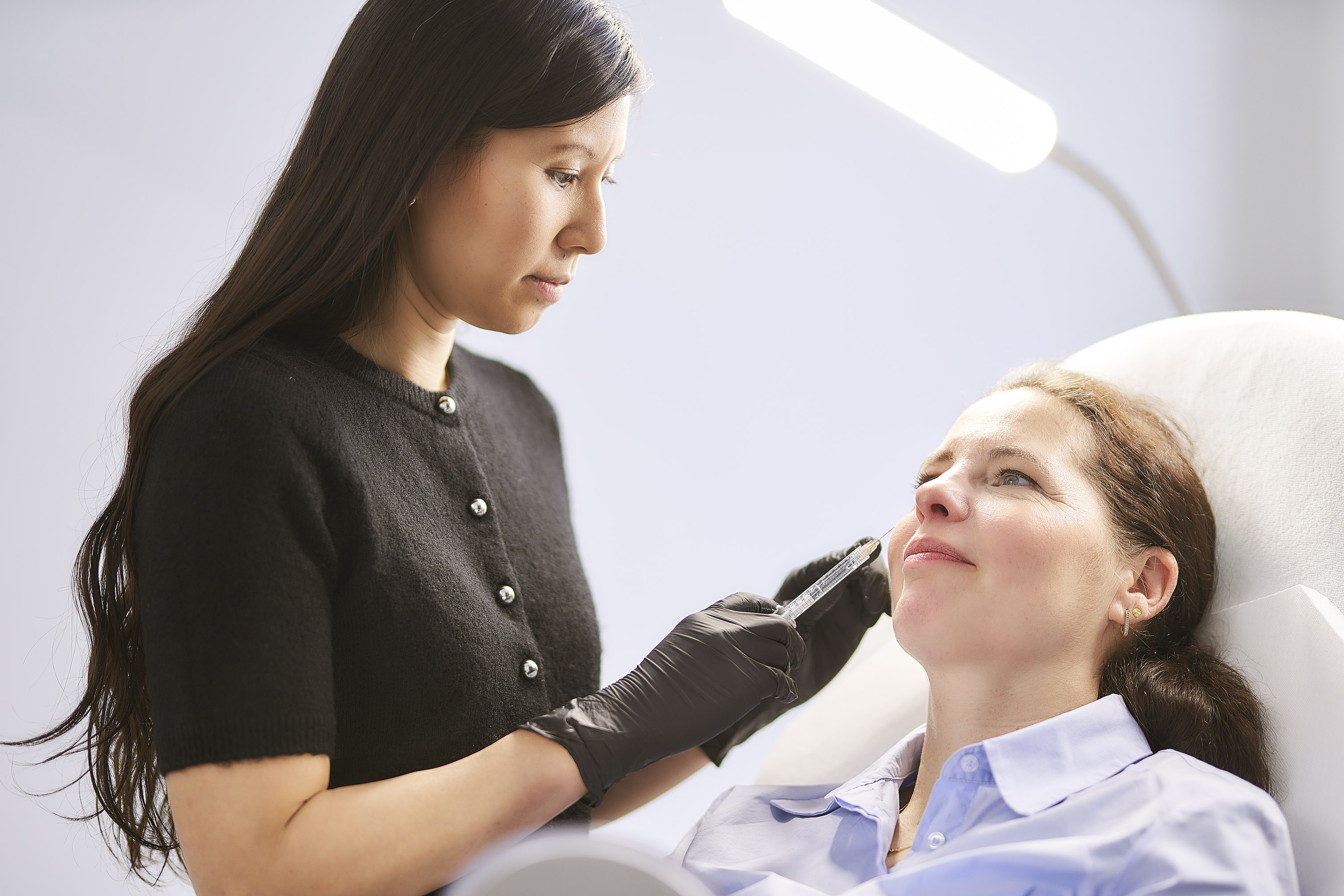 My Linh Aesthetic & Dermatology Facebook ad: Mit Erfahrung, Präzision und Feingefühl.