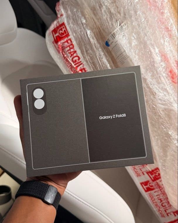 Jaeyoung Choi Facebook ad: Samsung Galaxy Z Fold8 Ultra / Galaxy Z Fold8