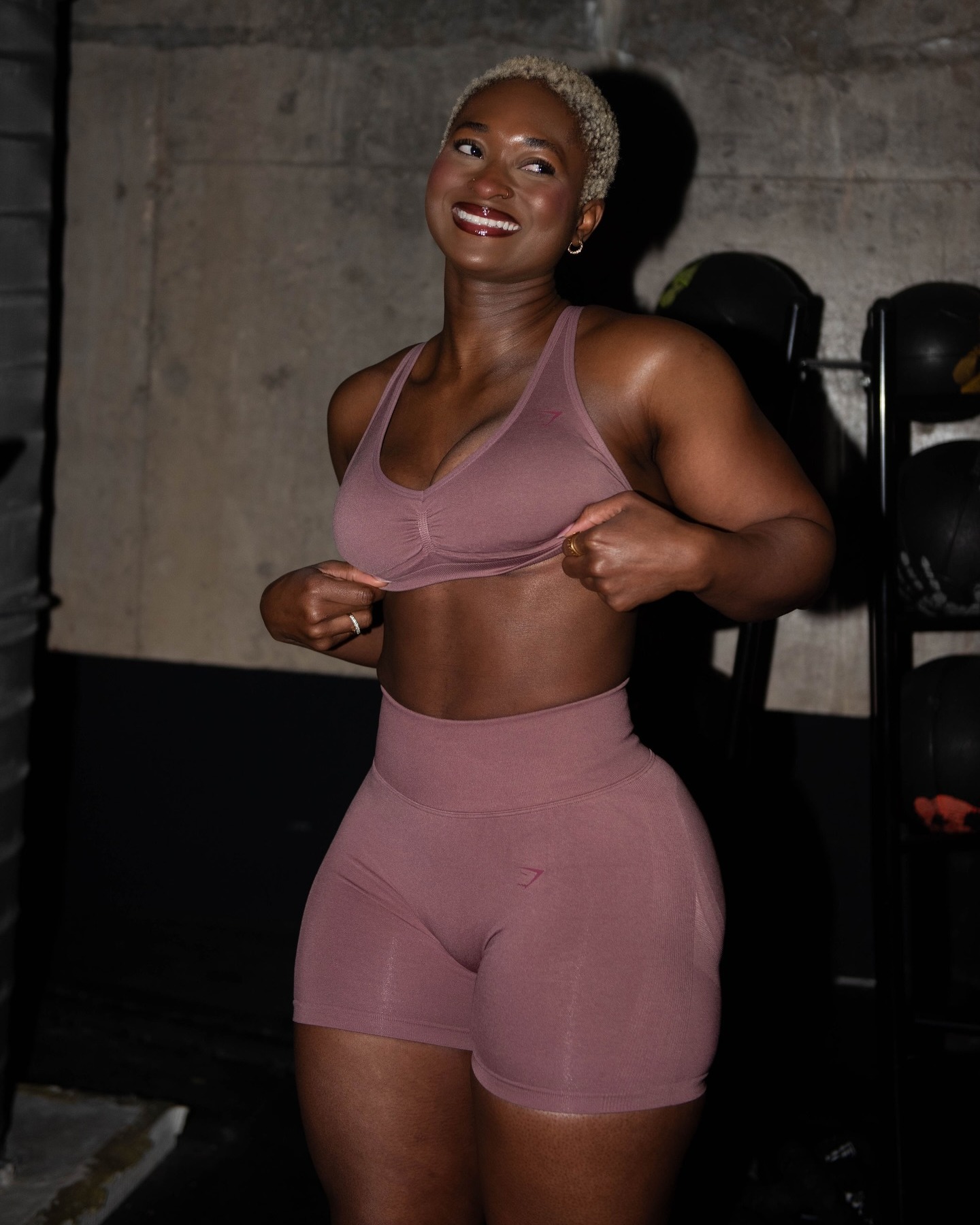 Gymshark Women Facebook ad: 360°-Glute-Contouring