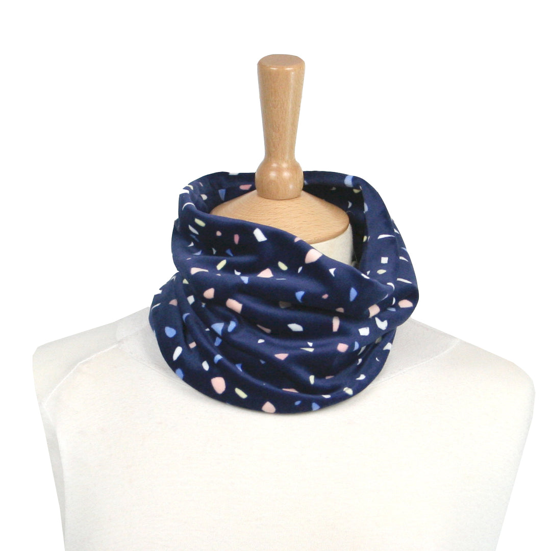 The Scarf Giraffe Facebook ad