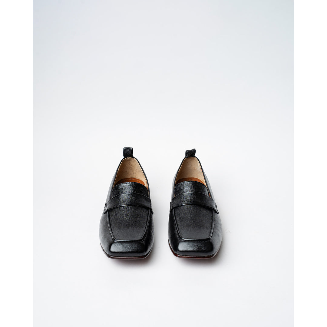 Kavith Sainaani Facebook ad: Luxury isn't just worn.