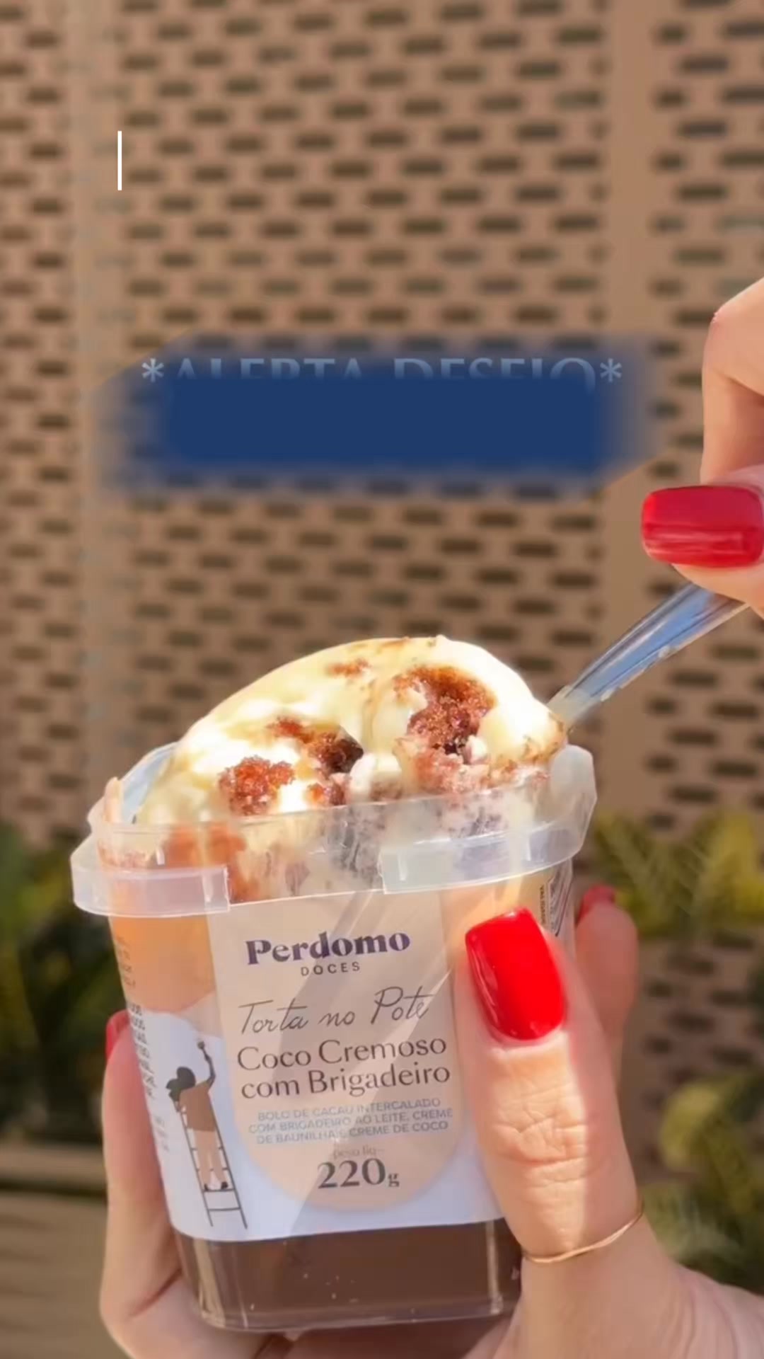 Perdomo Doces Facebook ad: Anápolis, o dia fica melhor quando começa assim.