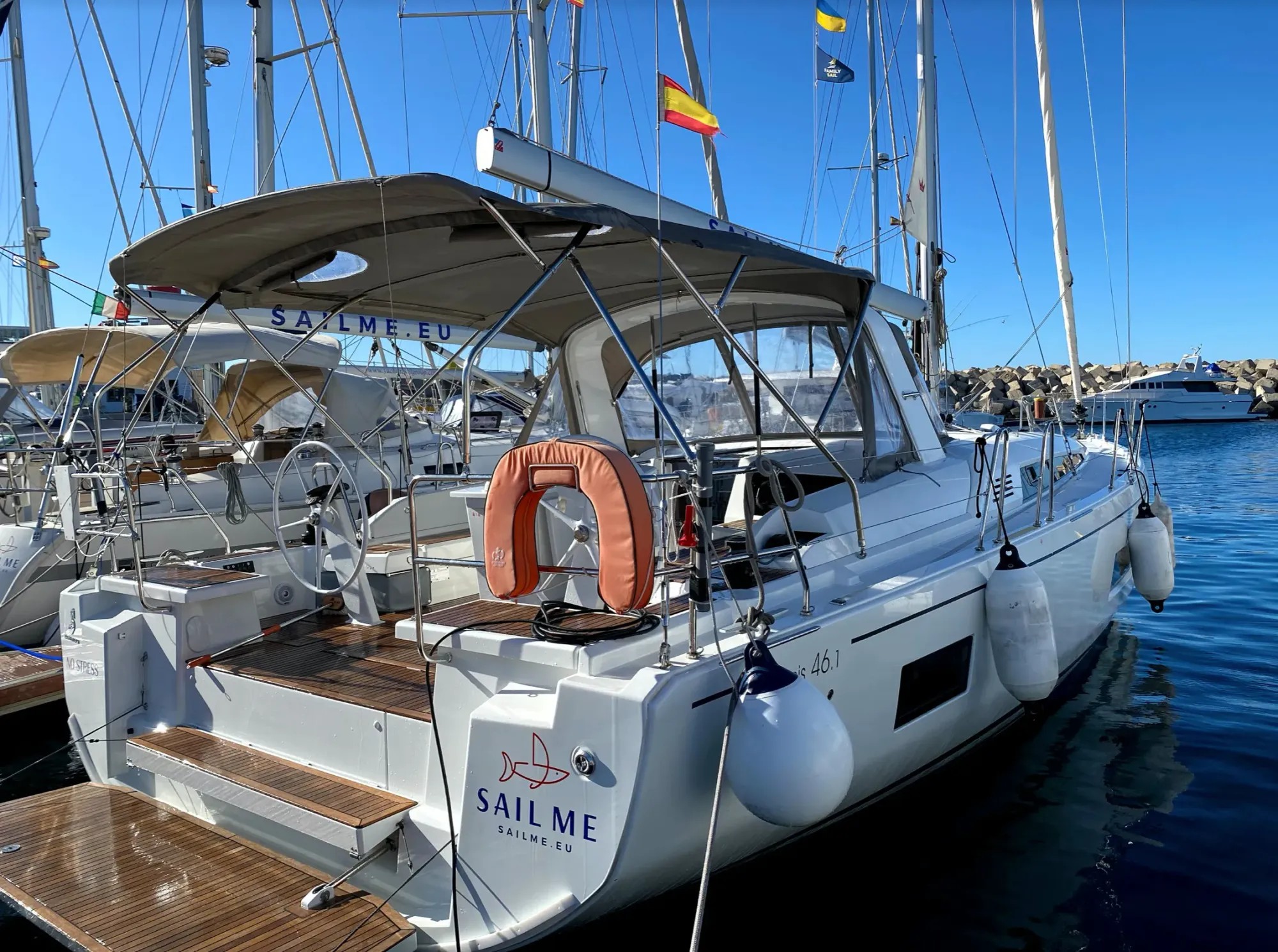 Yacht Charter Online Facebook ad: Zafunduj sobie urlop marzeń na jachcie.