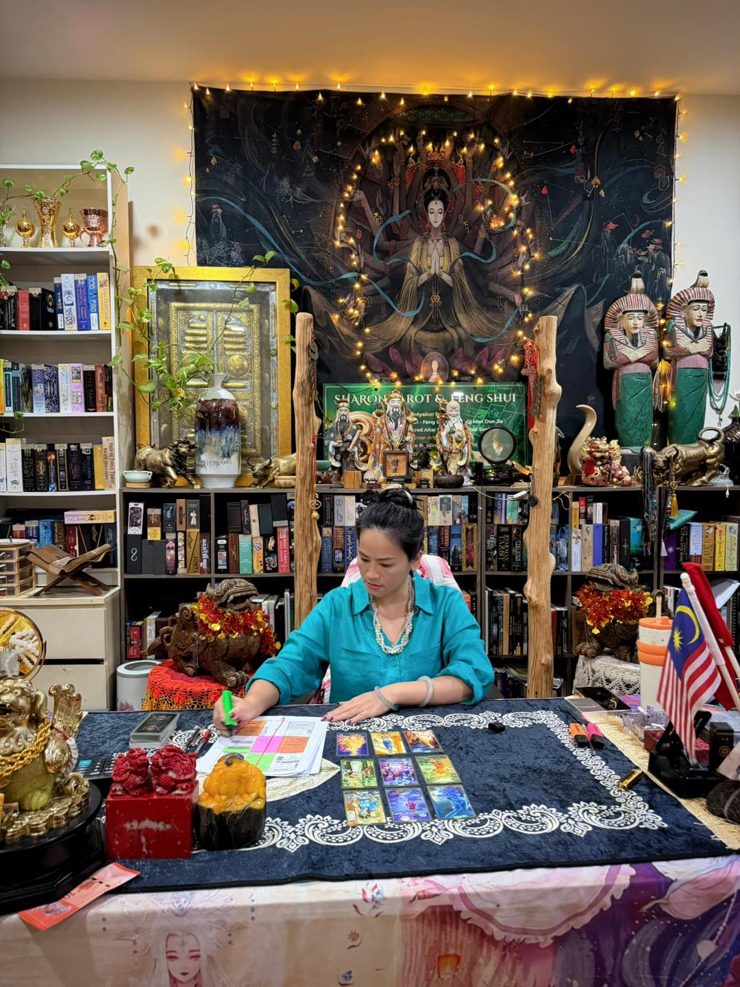 Lá Bài Số Mệnh Tarot Facebook ad: SharonTarot, Mở Lối Vận Mệnh, Khai Thông Tài…