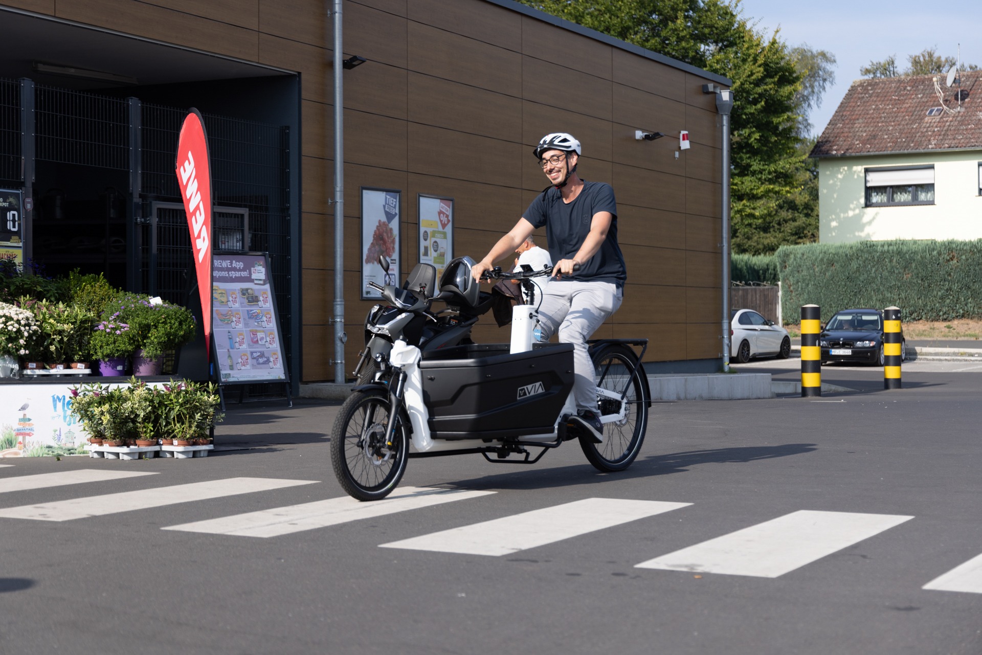 VIA-Cargobike Facebook ad: Wir von VIA Cargobike möchten urbane Räume entlasten…
