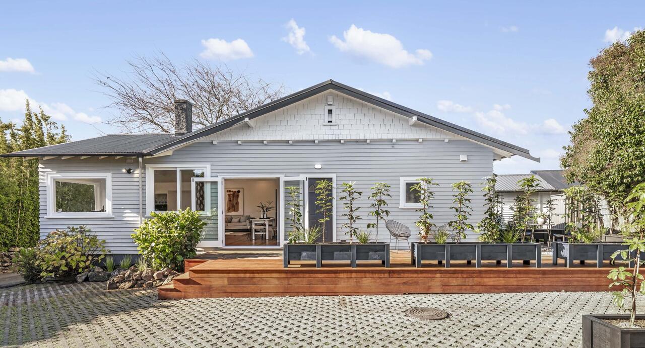 Bayleys Remuera Facebook ad: 1/16 Adam Street, Greenlane