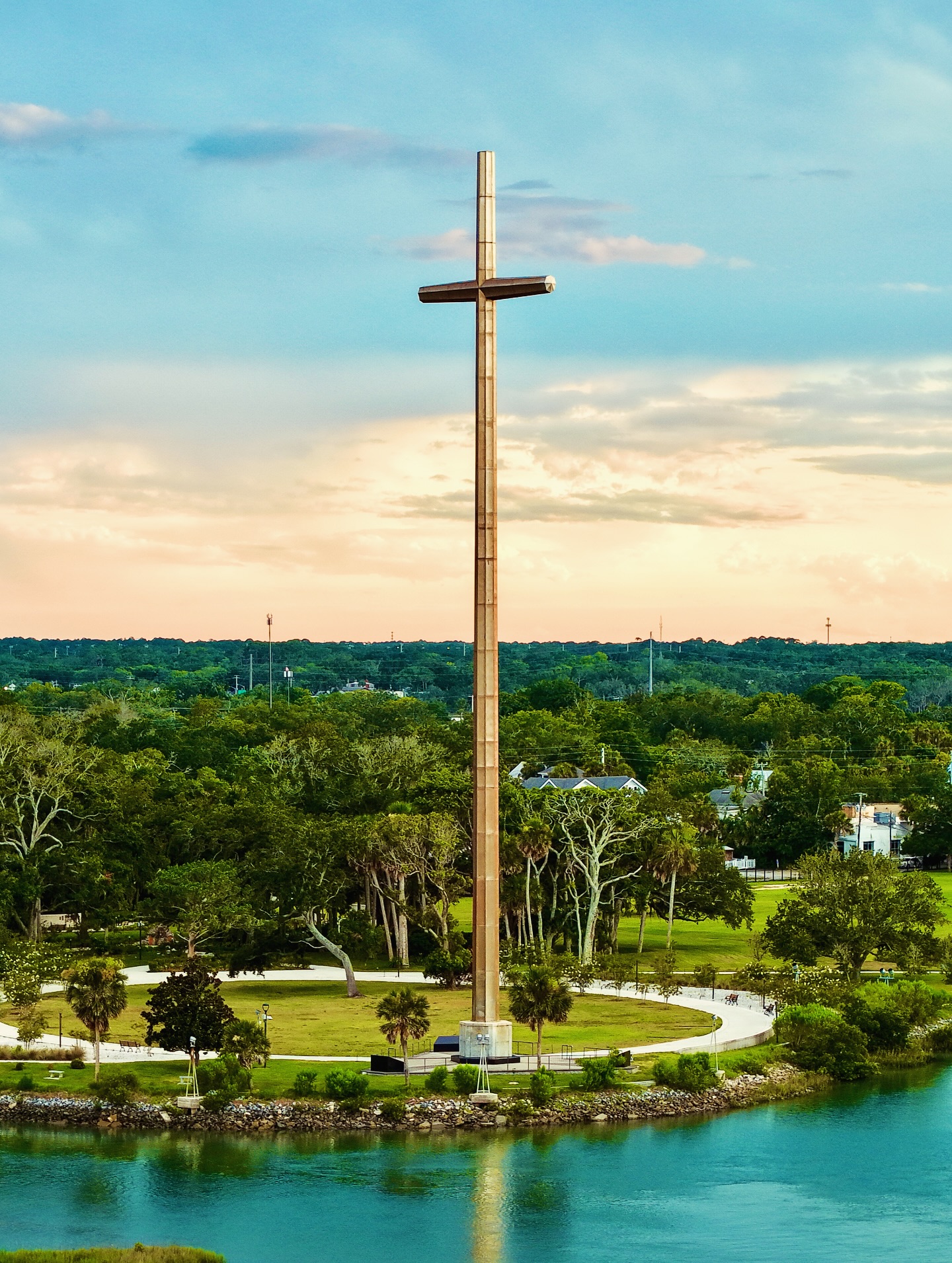 VISIT FLORIDA Facebook ad: Happy Easter from Florida!