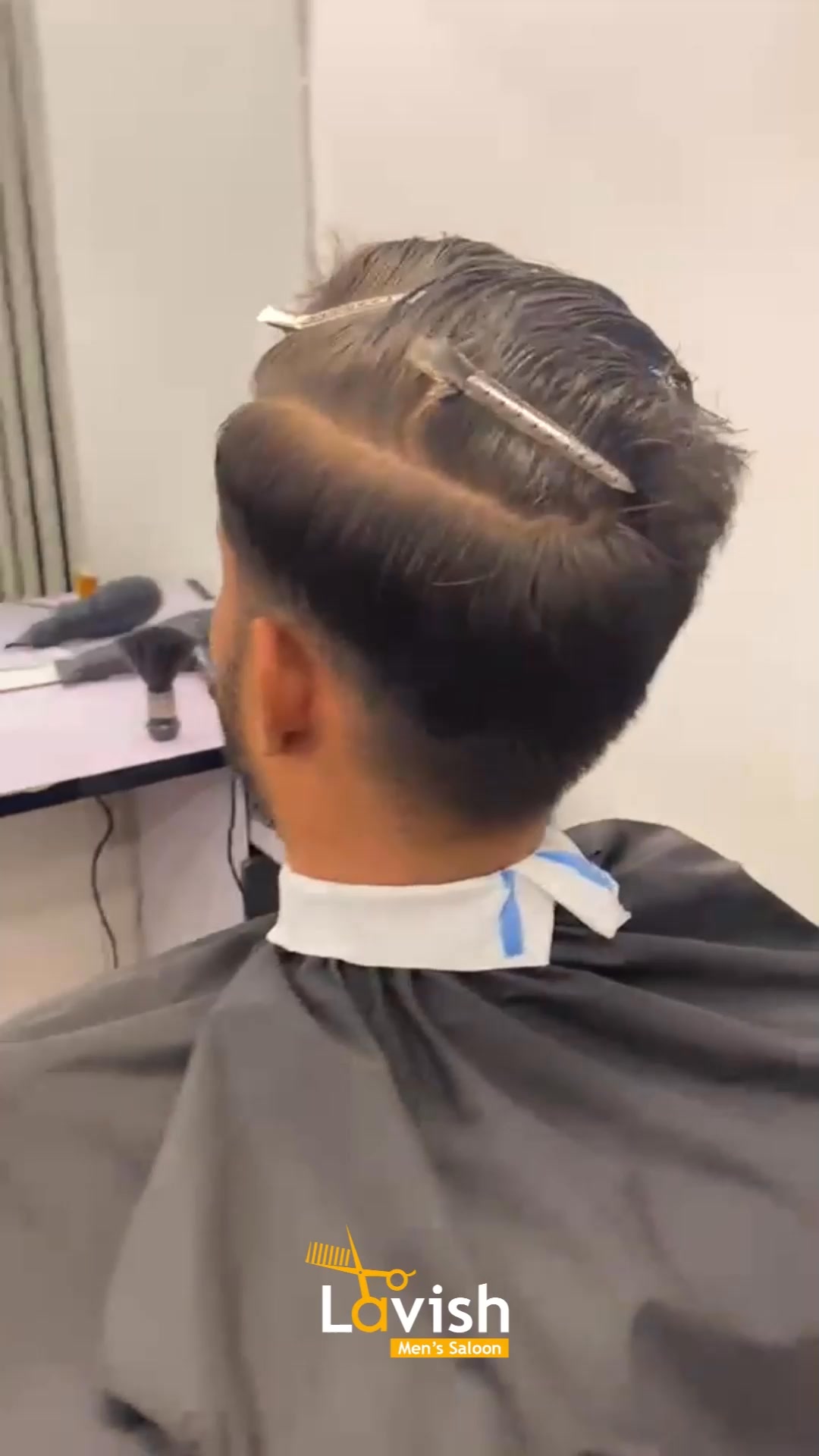 Lavish Men's Salon Facebook ad: Chat With Us