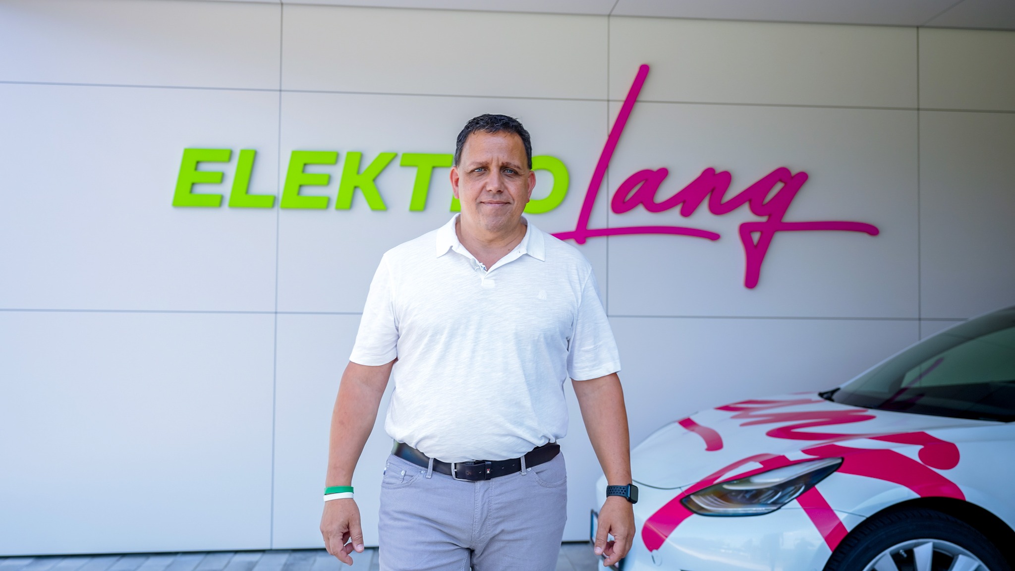 Elektro Lang Facebook ad: Als Elektriker 4 Tage arbeiten, dann 3 Tage…