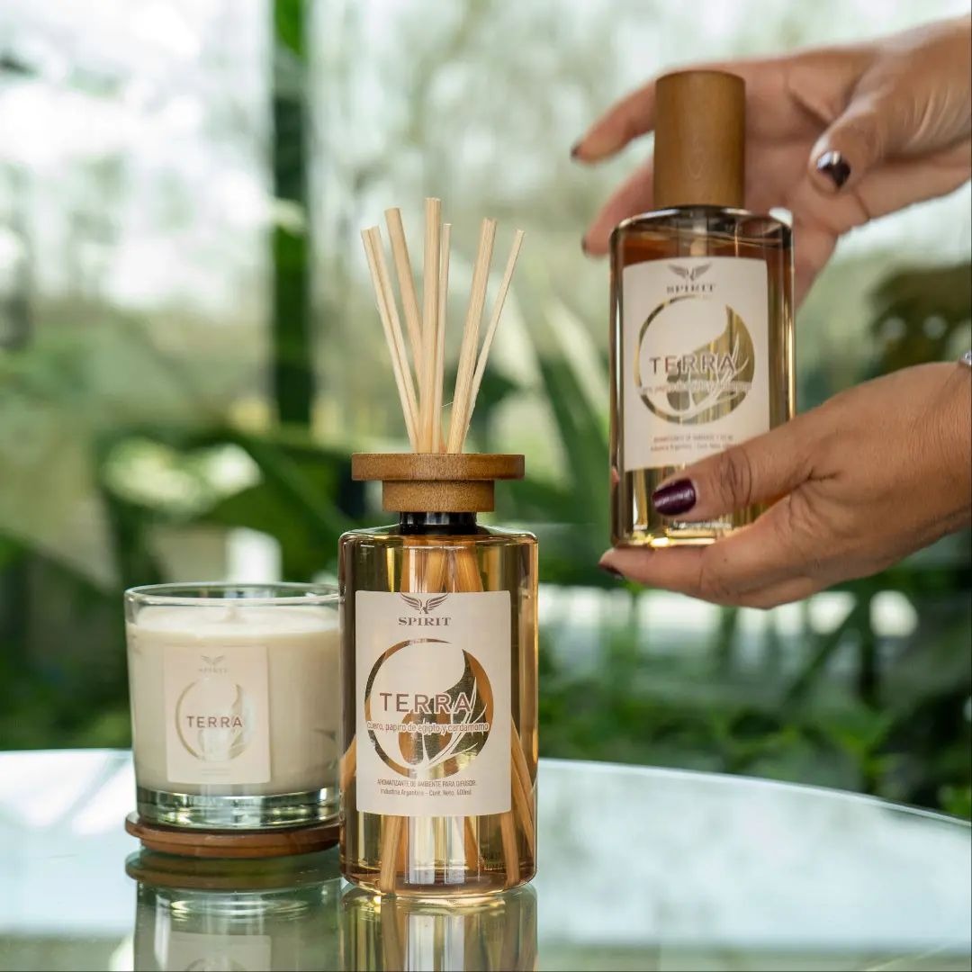 AromasSpirit Facebook ad: Súmale detalles a tu hogar y llévale armonía…