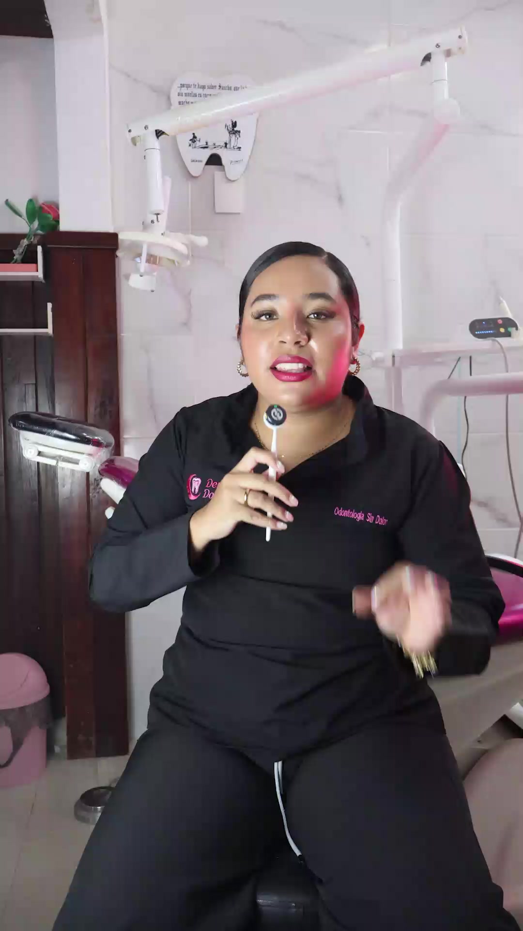 Dental Dos Lunas Facebook ad: Chatea con nosotros
