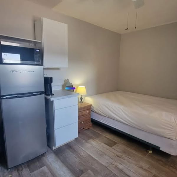 Ink & Insights Facebook ad: No Deposit Apartments: Explore how does it work