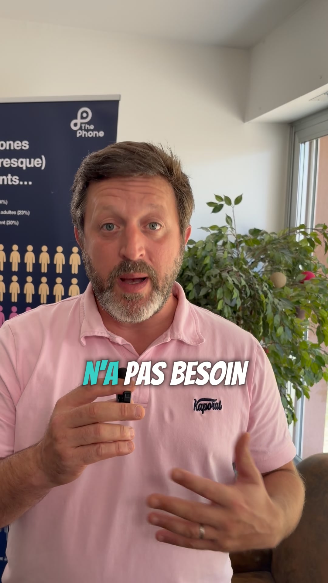 ThePhone Facebook ad: Moins de fonctions. Pas moins de conception.