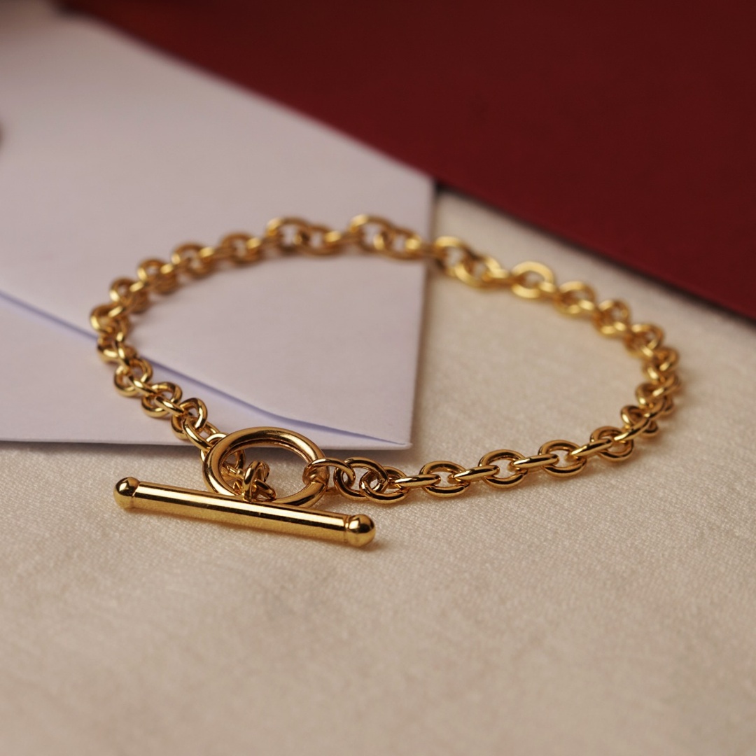 William May Jewellers Facebook ad