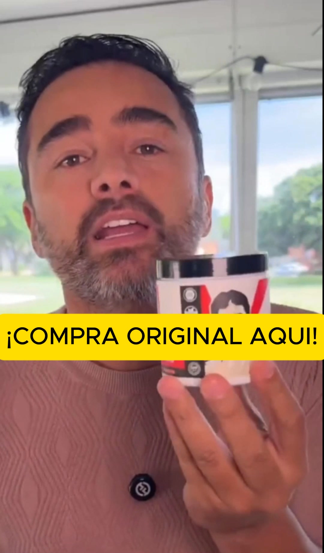 Crowly Shop Facebook ad: 9.7 (10) Personas lo recomiendan