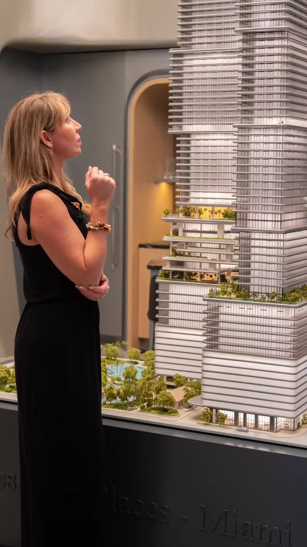 Deborah del Coso Real State Facebook ad: Mercedes-Benz Places Miami