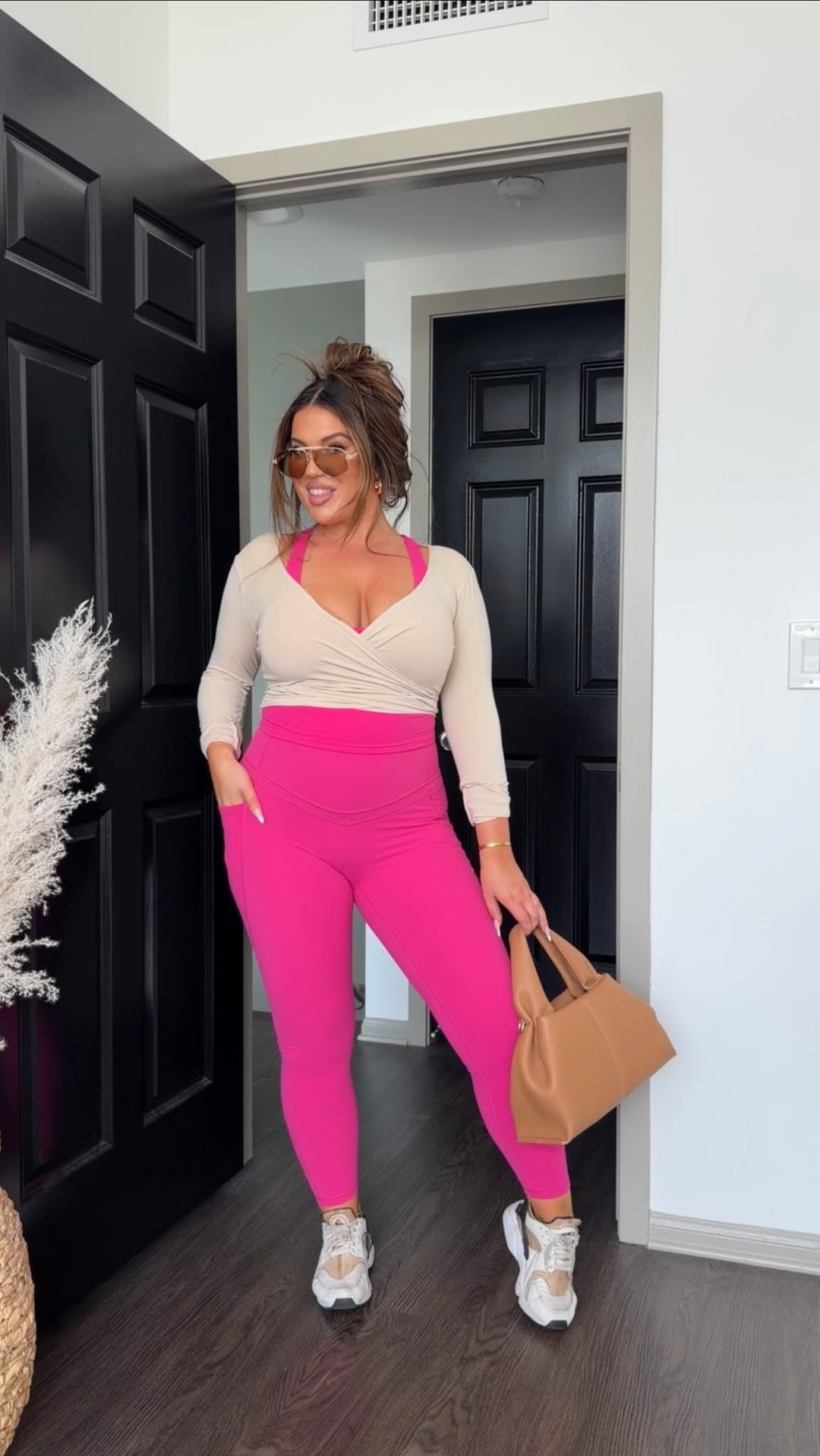 Liz Thul Facebook ad: Amazon’s Top-Rated Tummy Control Leggings instant snatch…