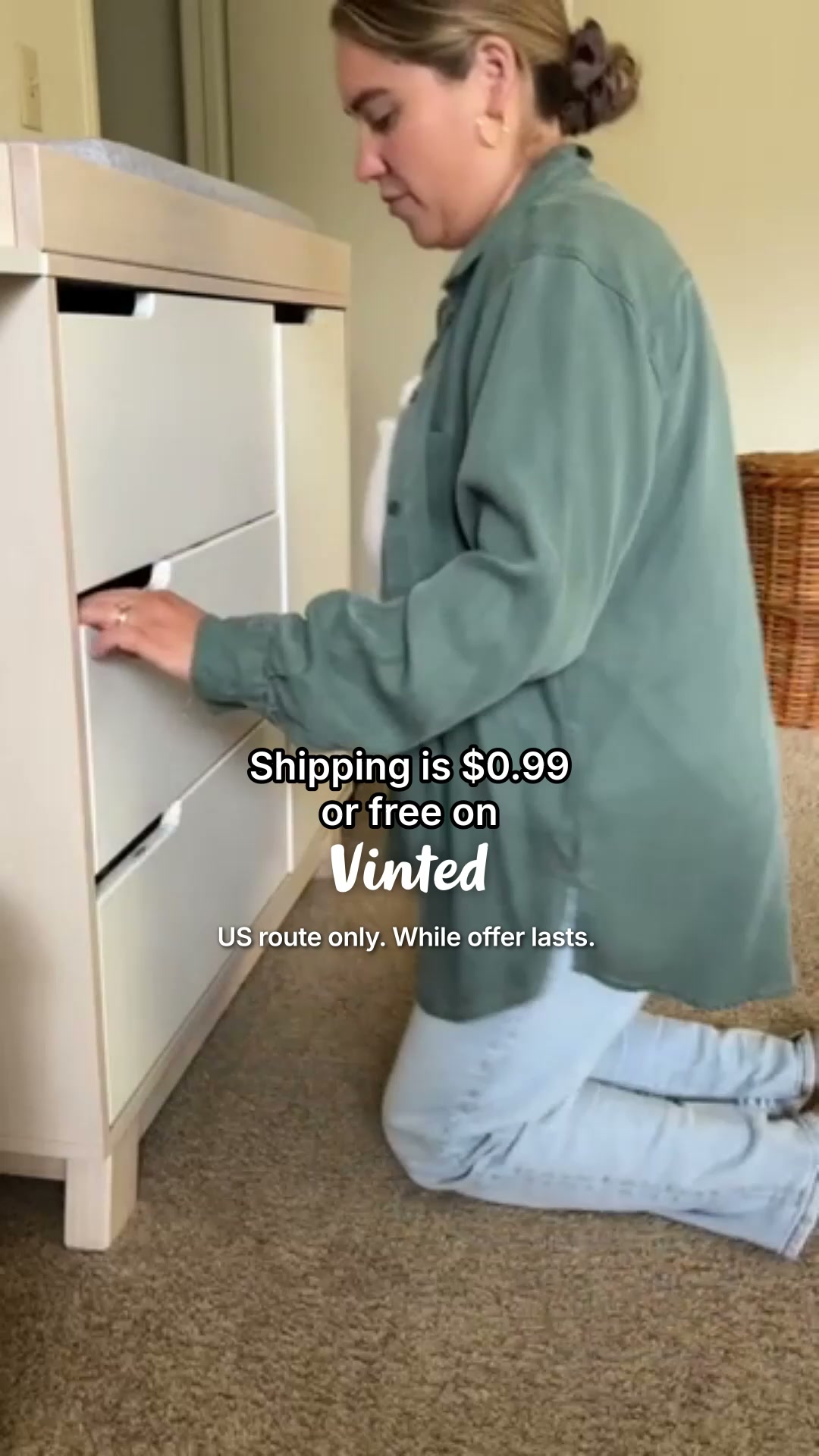 Vinted Facebook ad: Clear out. Cash in.