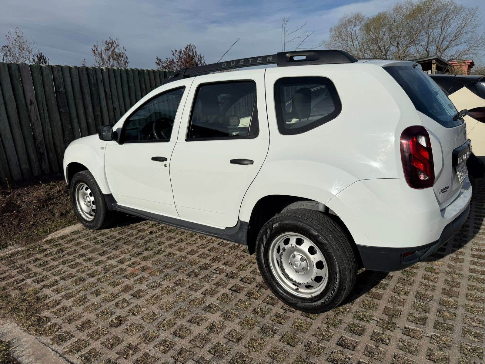 Omar Javier Buil Facebook ad: Renault duster 1.6 gnc