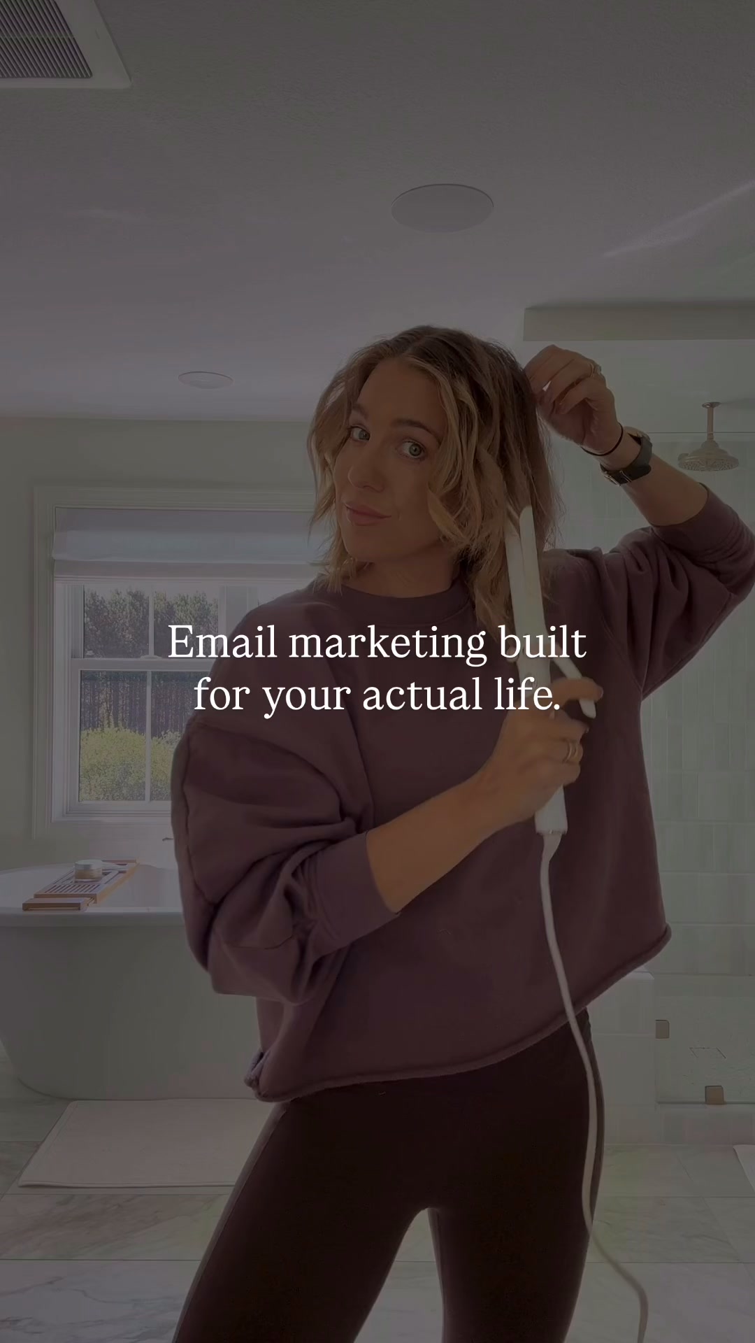 Jenna Kutcher Facebook ad: Free Mini-Course: Build an Audience You Own