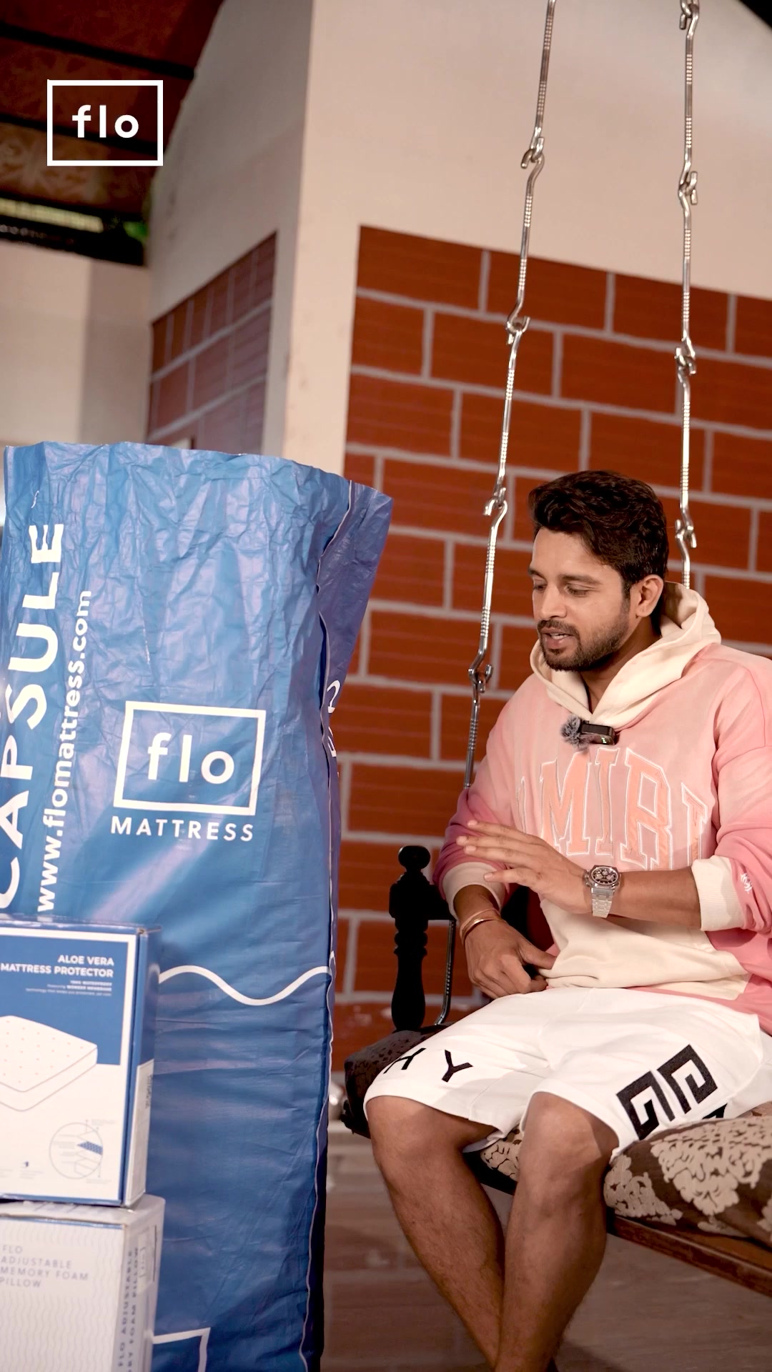 Flo Mattress Facebook ad: 95% 5-Star Reviews