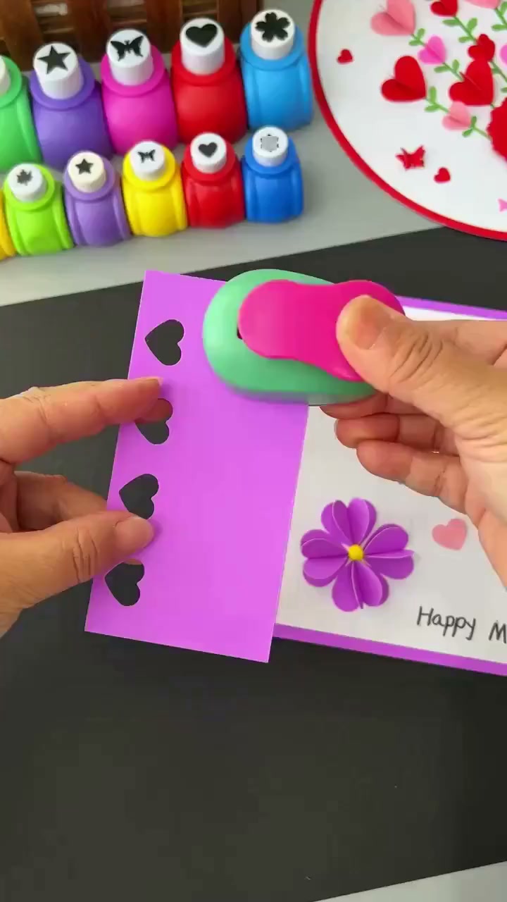 Chacshop Facebook ad: Make kids' craft classes more creative!