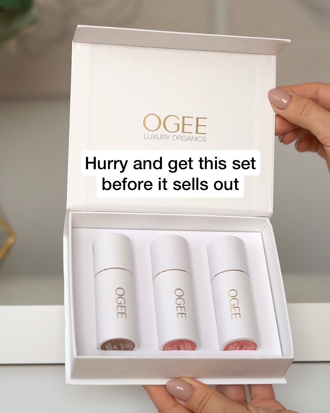 That Girl Beauty Facebook ad: Makeup with Built-In Anti-Aging Ingredients