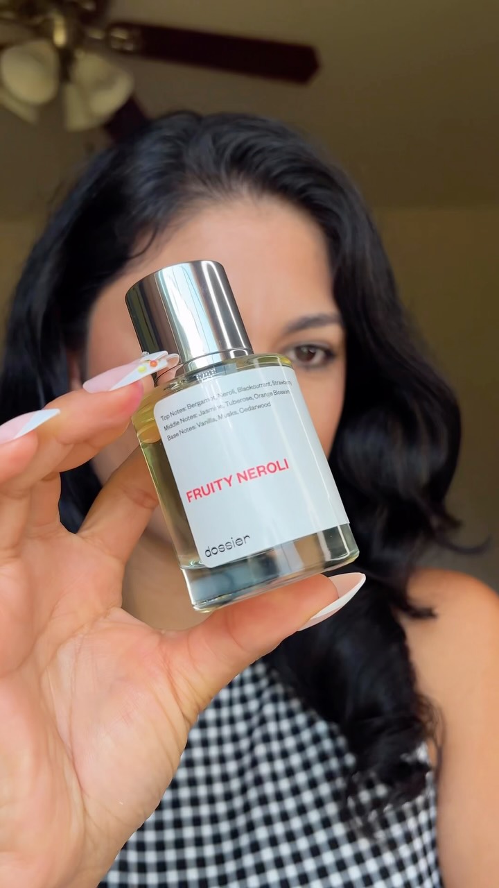 Dossier Facebook ad: @dossierperfumes