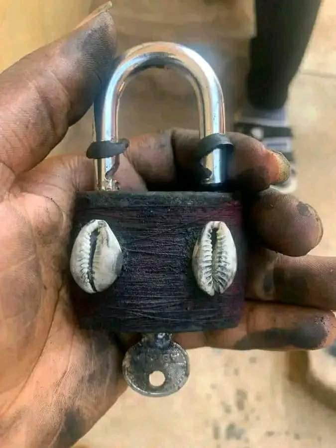 Papa Sammy La Solution Facebook ad: Coller serer, cadenas d'amour, fais ce que je…