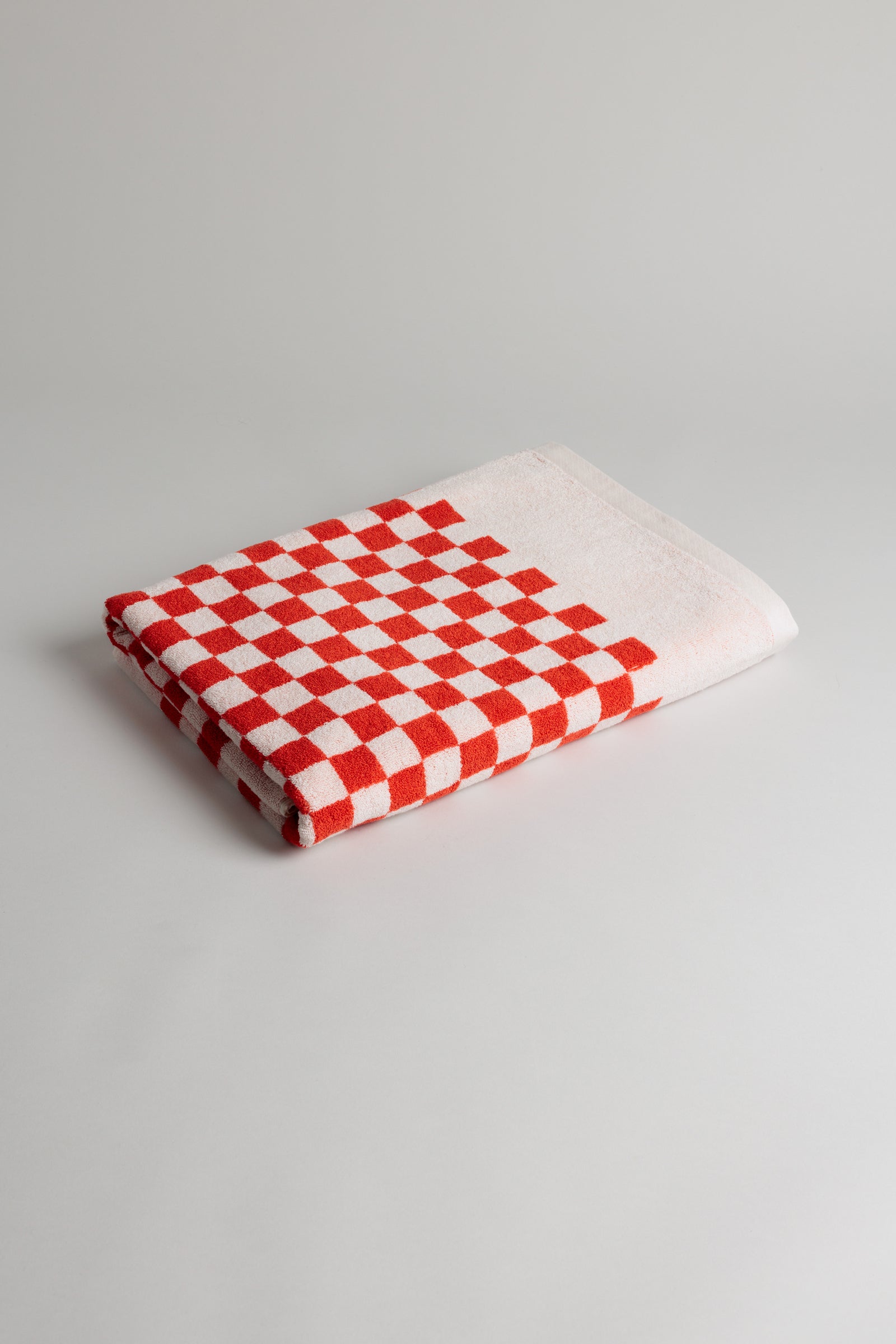 Baina Facebook ad: Luxuriously soft, and generous in size, BAINA beach…