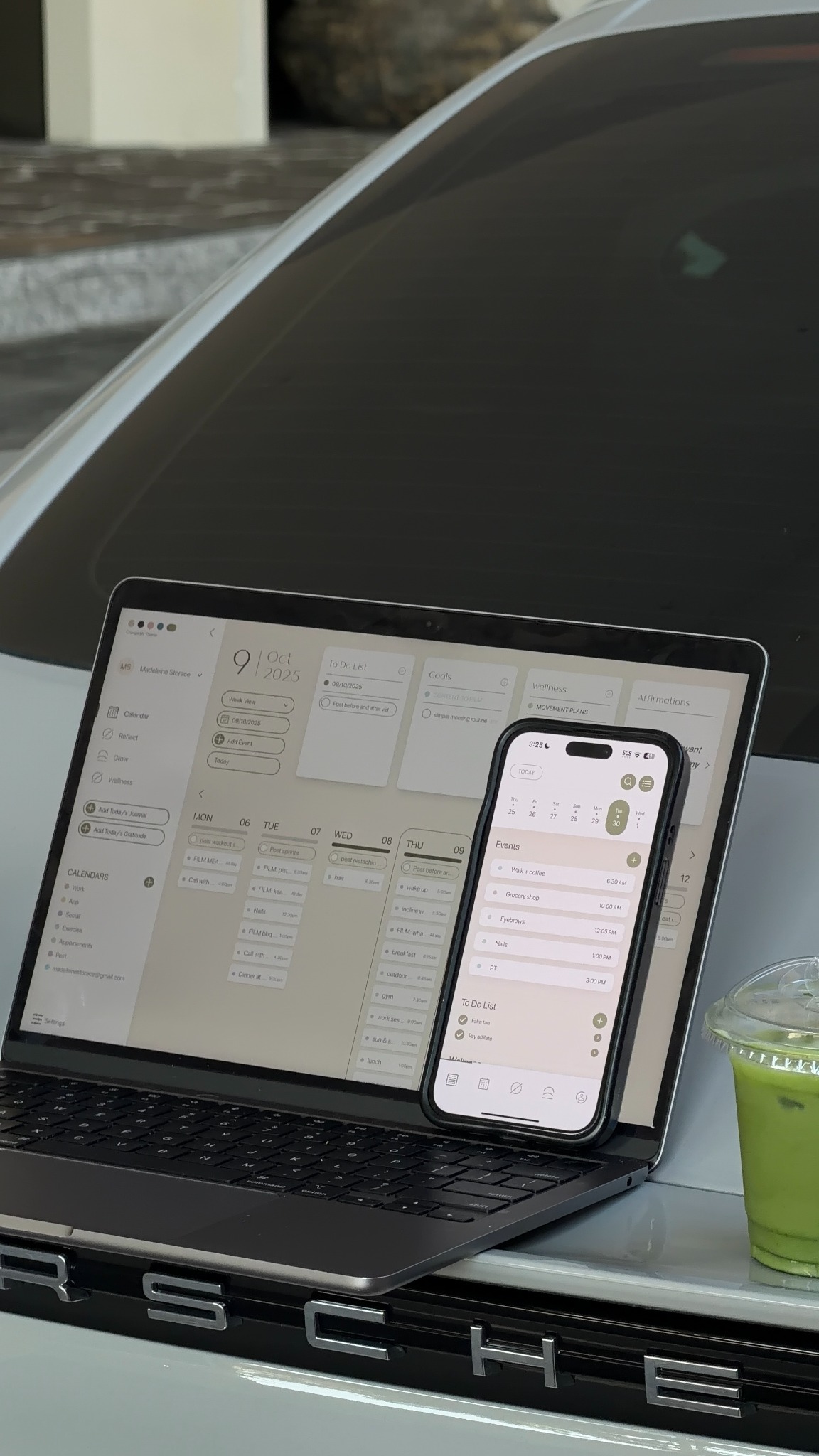 In Charge App Facebook ad: The calendar app 100K+ girls love