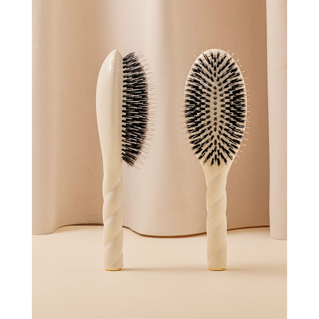 Labonnebrosse Facebook ad: This hairbrush changed my life