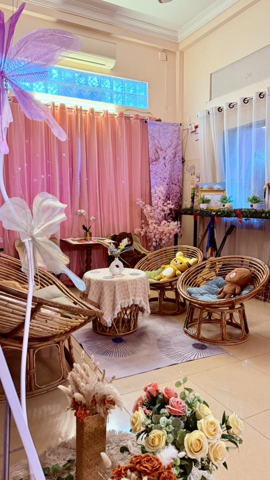 WEM7 Lifestyle Cafe Facebook ad: កន្លែងអង្គុយស្រួល និងស្រស់ស្រាយនៅទីនេះ!