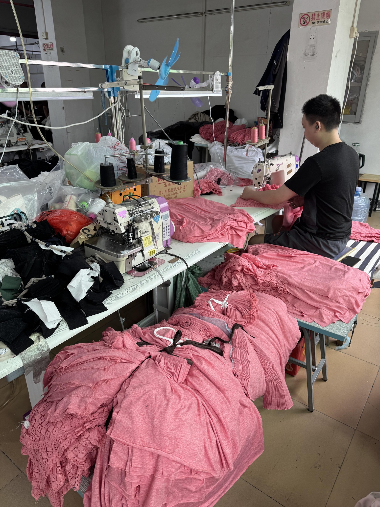 Streetwear men Facebook ad: Finding a reliable clothing supplier is not easy…