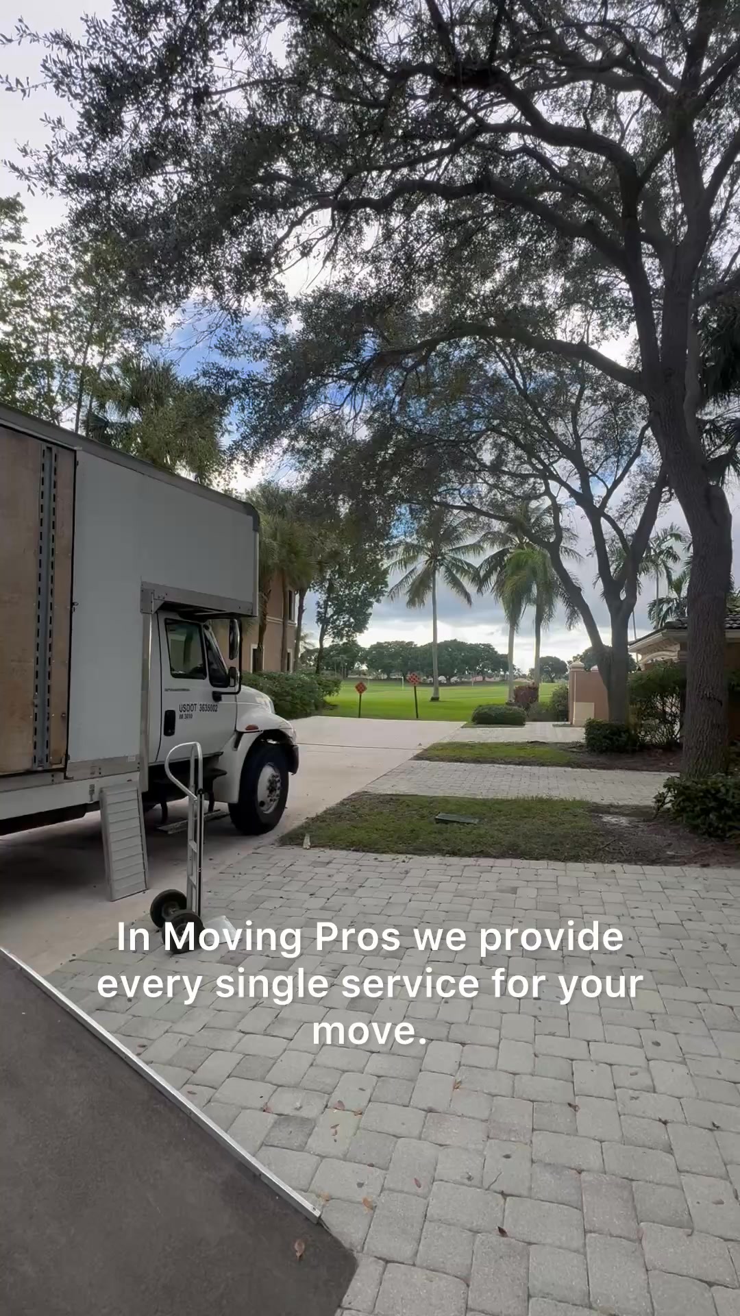 Moving Pros Florida Facebook ad: GET 10% OFF for your first move!