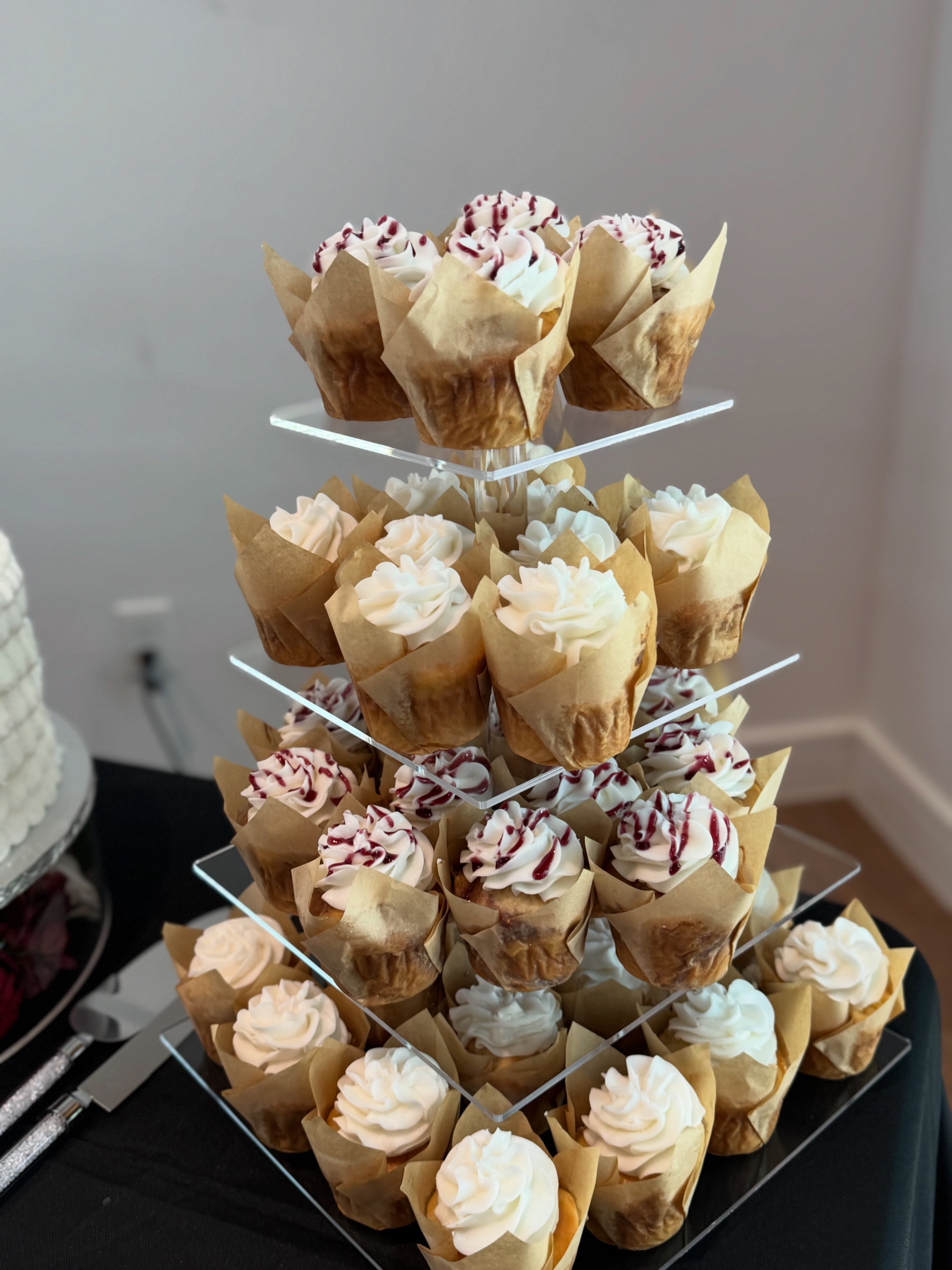 Barnett Sweets Co. Weddings Facebook ad: DFW Bakery | Barnett Sweets & Co.