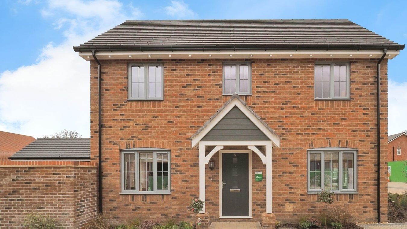 Fox and Sons Estate Agents - Fordingbridge Facebook ad: Edmondsham Road, Fordingbridge, Verwood