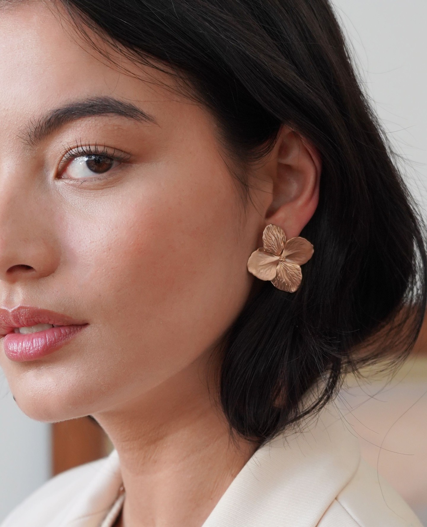 Mira Stella Jewellery Facebook ad: Nature, Crafted in Gold