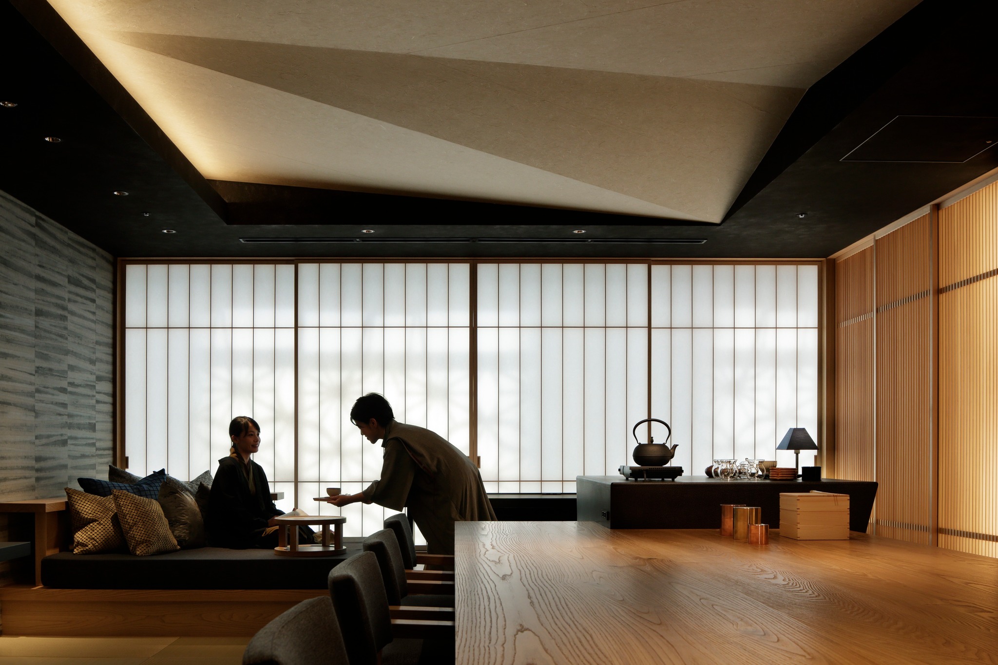 Tokyo and Around Tokyo - En Facebook ad: Tokyo has plenty of luxury hotels.