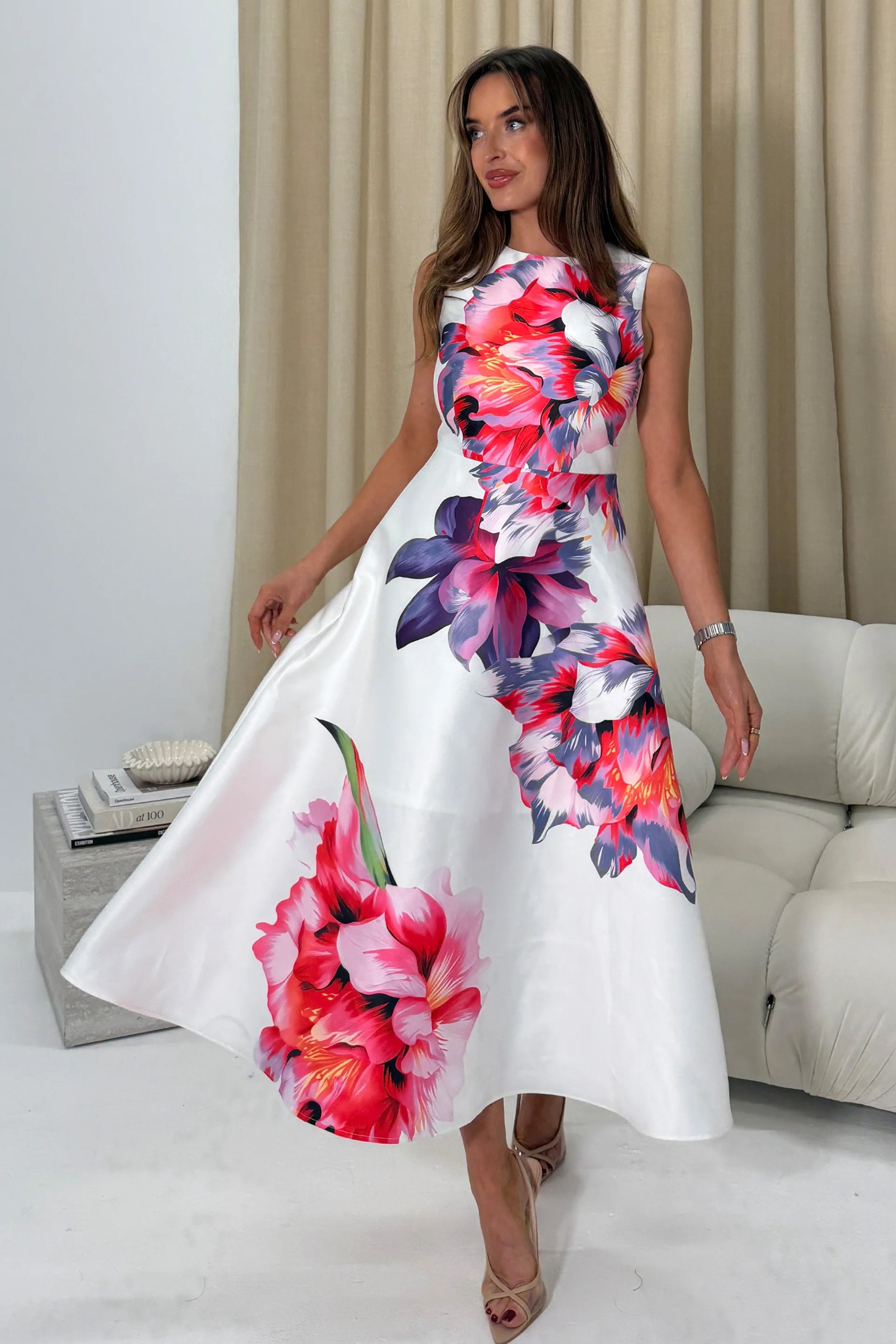 Lir Boutique Facebook ad: Get 20% using code lirb20