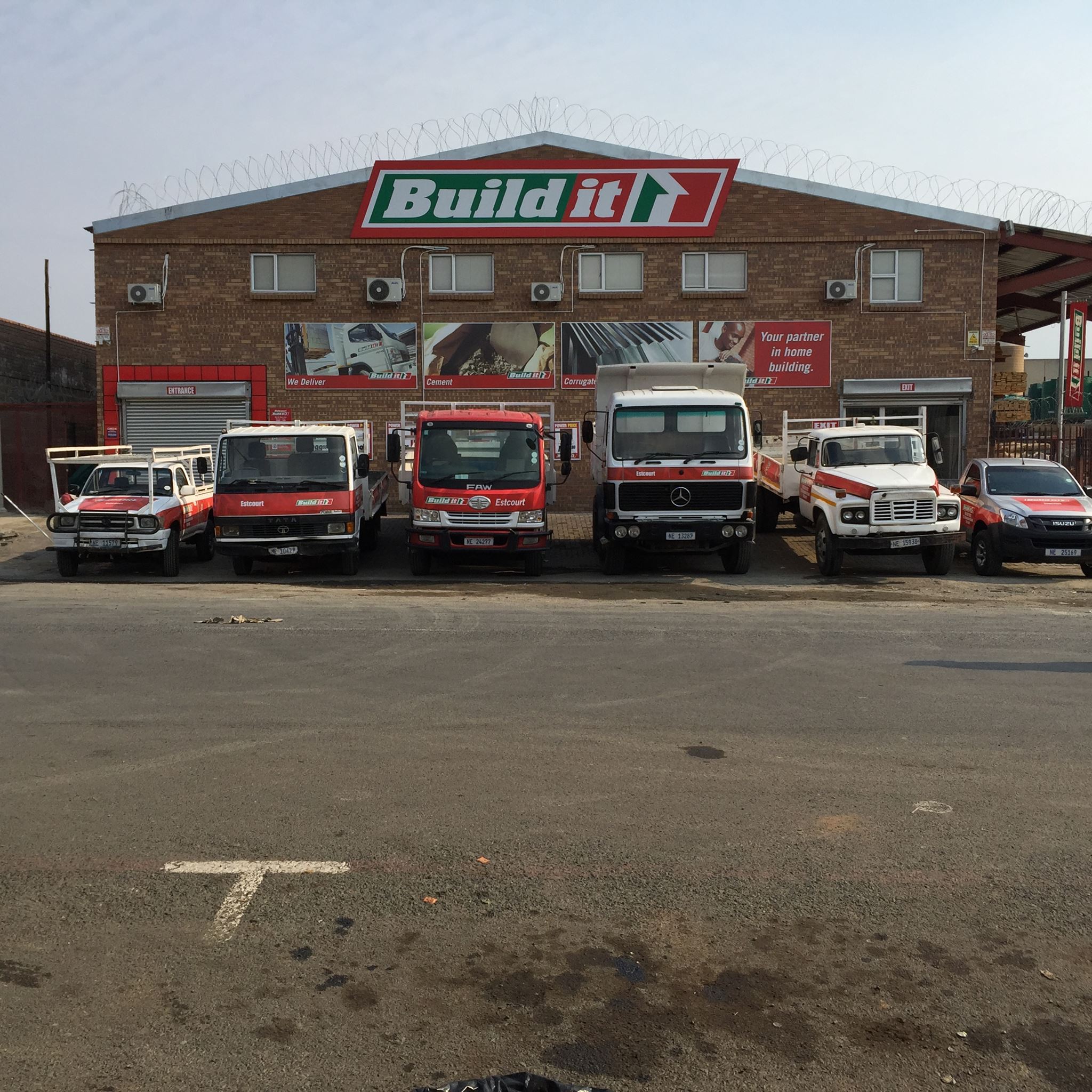 Build It Estcourt & Mooi River Facebook ad: Estcourt Build It
